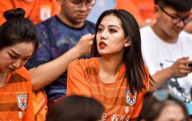 女儿的夜出日记