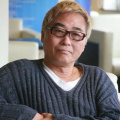 强行按在桌上糟蹋进入
